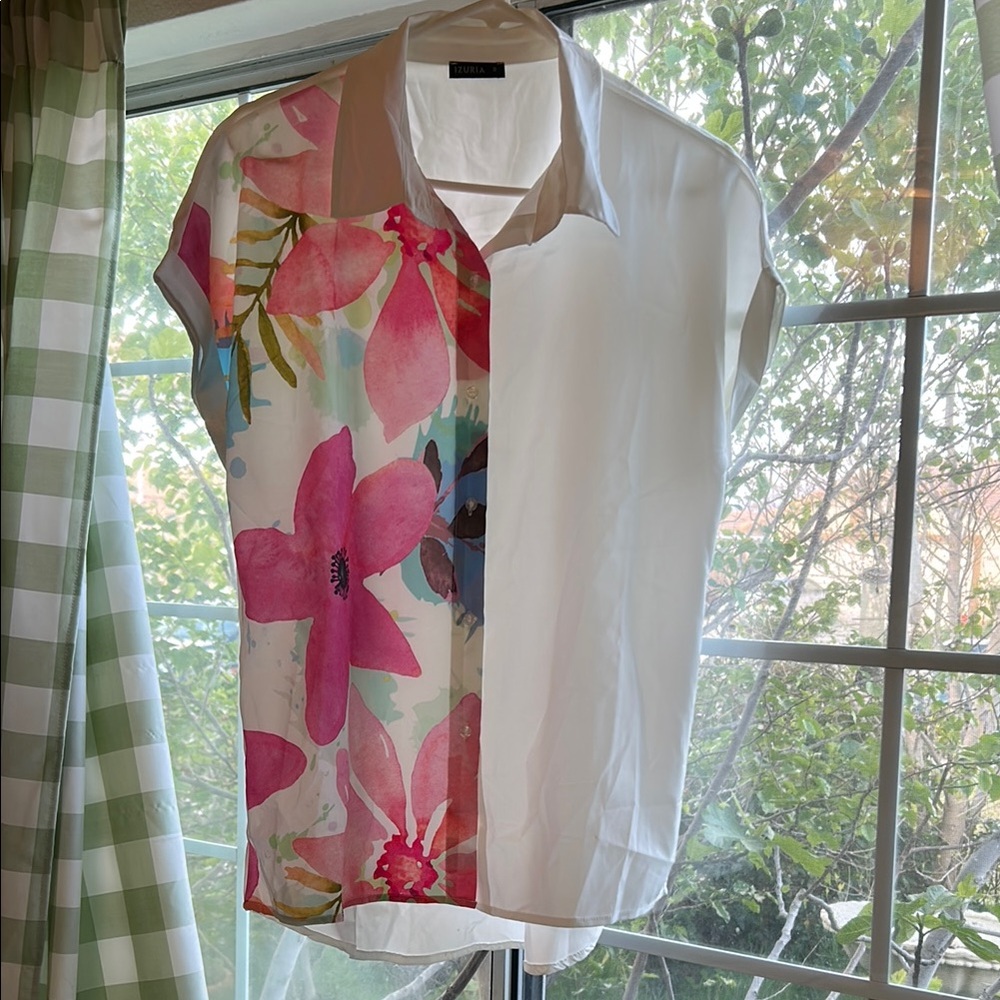 IZURIA Women’s Cuffed Short Sleeve Button Down Blouse Shirt NWOT Medium Floral